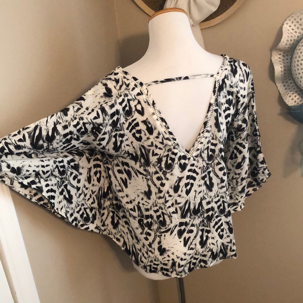 Jessica Simpson poncho style top